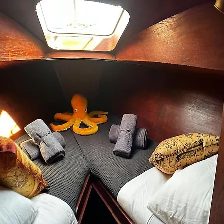 The Captains Locker - 30ft Yacht Hotel na wodzie *
