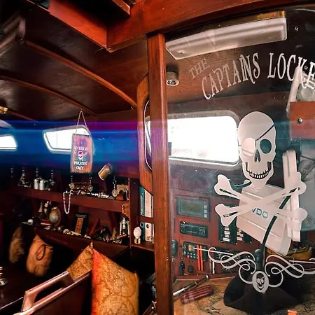 Hotel na wodzie The Captains Locker - 30ft Yacht