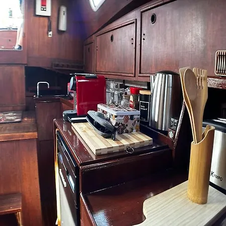 The Captains Locker - 30ft Yacht Hotel na wodzie