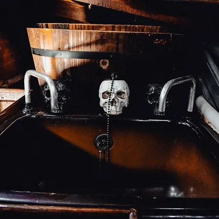 The Captains Locker - 30ft Yacht *