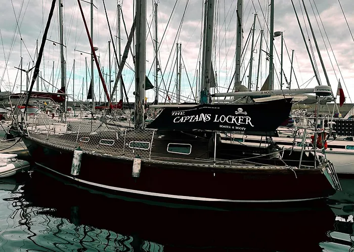 Botel The Captains Locker - 30ft Yacht